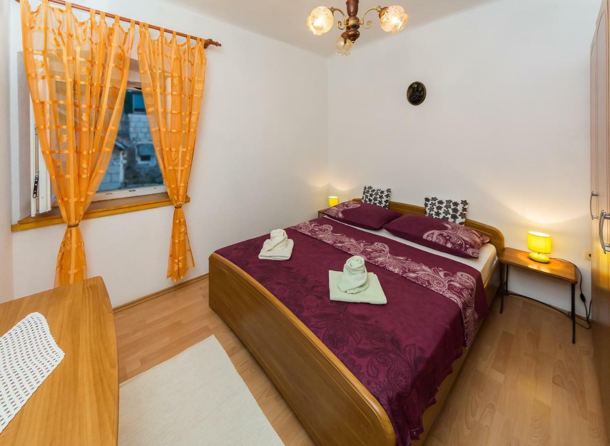 Apartment Leut With Spacious Terrace And Sea View Slatine Bagian luar foto